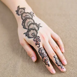 Easy Mehndi Designs for Beginners: Front Hand Inspiration