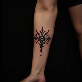 Gothic Line Tattoo on Knee: Meaning & Design Ideas